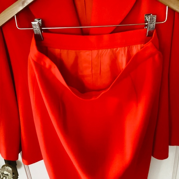 VTG Designer ilie Wacs Red Skirt Suit Rhinestone Tie Front Blazer Size 10 USA - Picture 11 of 14